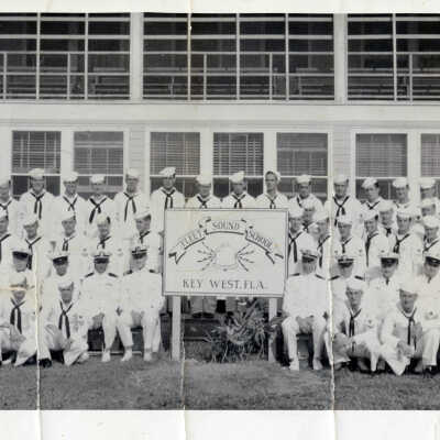 US Navy Fleet Sound School Students