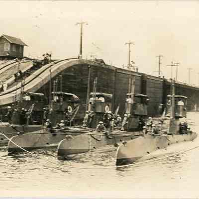 Submarines in the Panama Canal