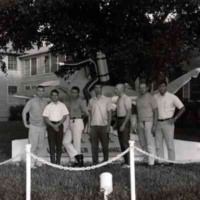 NASA Astronauts at the Underwater Swimmers School