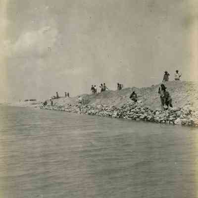 Building the Oversea Railway