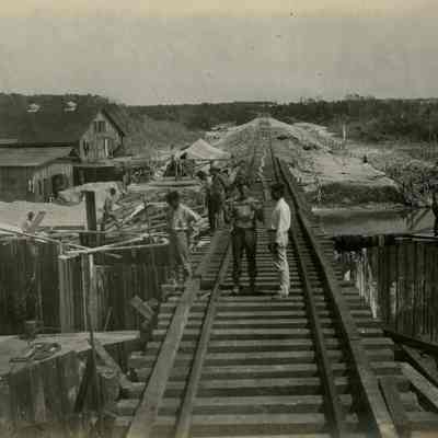 Building the Oversea Railway