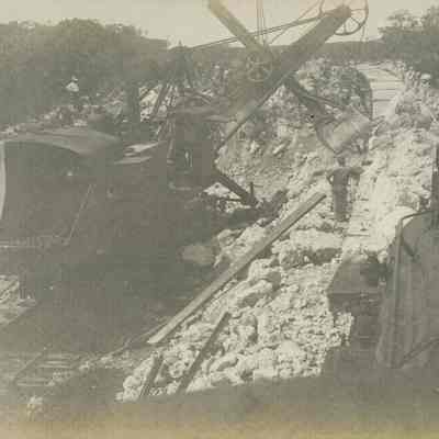 Building the Oversea Railway Rail Bed