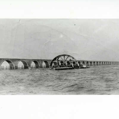 Construction of Seven Mile Bridge
