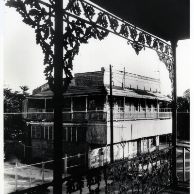 Building on Front Street