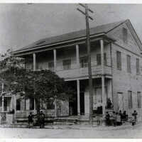 629 Caroline Street