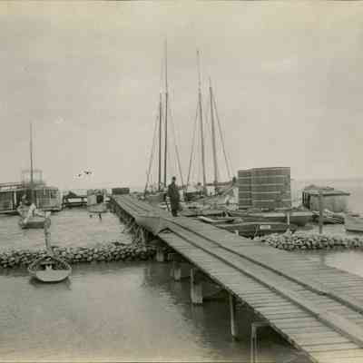 Building the Oversea Railway