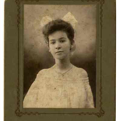 Portrait of Jennie Bethel