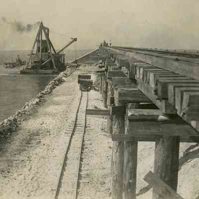 Building the Oversea Railway