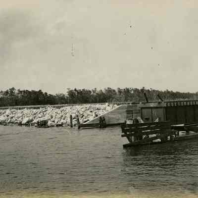 Building the Oversea Railway Bridge