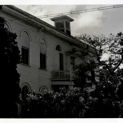 Side View of the Mercedes Hospital