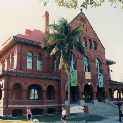 The front of the Custom House.