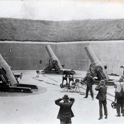 Soldiers in a Battery