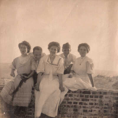 Unknown women and men