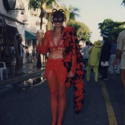 Unknown woman dressed up on Duval Street.