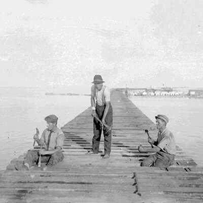 Workers on the Seven Mile Bridge