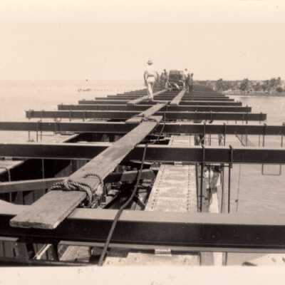 Old Seven Mile Bridge construction: Copyright: © Key West Art & Historical Society; Origformat: Print-Photographic
