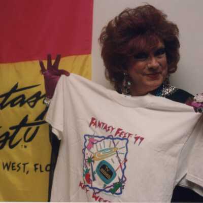 Unknown person dressed up at the award ceremony.