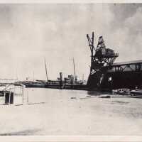          A Pile Driver Repairing Pier A at the Key West Naval Station; Copyright: © Key West Art & Historical Society; Origformat: Print-Photographic
   