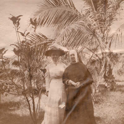 Unknown woman and nun