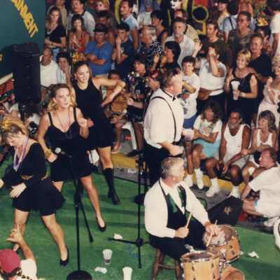 A float in the parade that reads Finnegan's Wake.
