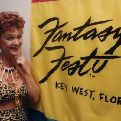 Unknown person dressed up at the award ceremony.