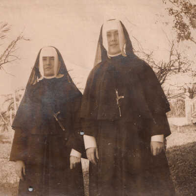 Two unknown nuns