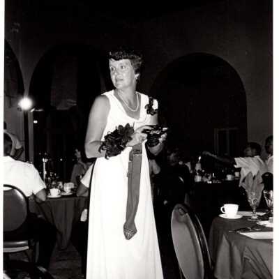 Unknown woman with camera: Copyright: © Key West Art & Historical Society; Origformat: Print-Photographic