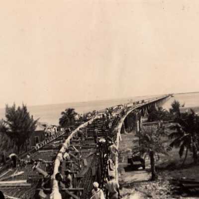 Old Seven Mile Bridge construction: Copyright: © Key West Art & Historical Society; Origformat: Print-Photographic
