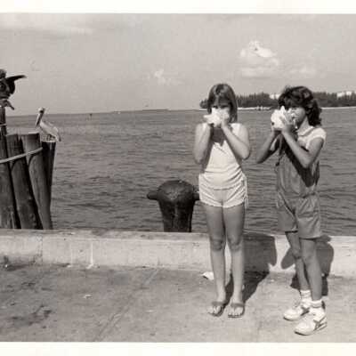 Two girls with conch shells: Copyright: © Key West Art & Historical Society; Origformat: Print-Photographic