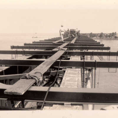 Old Seven Mile Bridge construction