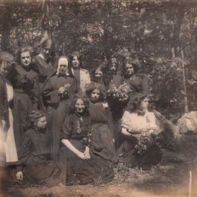 Unknown nun and girls: Copyright: © Key West Art & Historical Society; Origformat: Print-Photographic