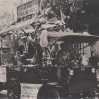          Float from a parade on Duval Street; Copyright: © Key West Art & Historical Society; Origformat: Print-Photographic
   