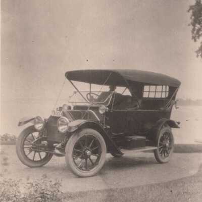 Unknown man in a car: Copyright: © Key West Art & Historical Society; Origformat: Print-Photographic