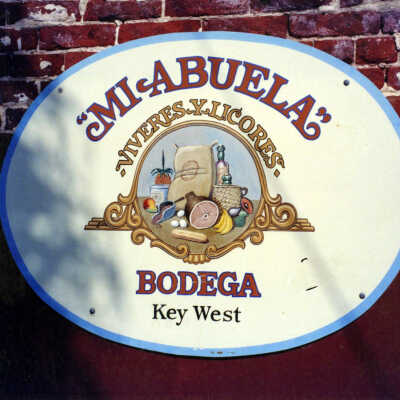 Mi Abuela Bodega Sign