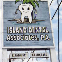Island Dental Associates Sign