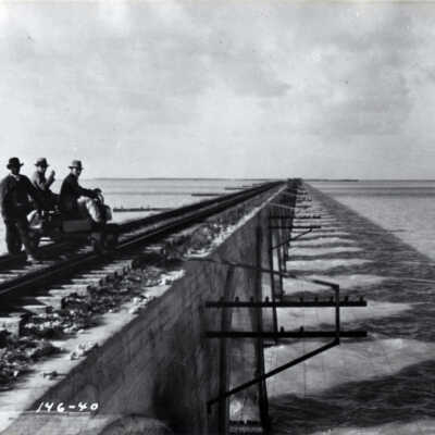 Handcar Crossing Overseas Extension Bridge