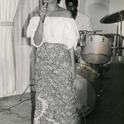 Unknown Female Singer