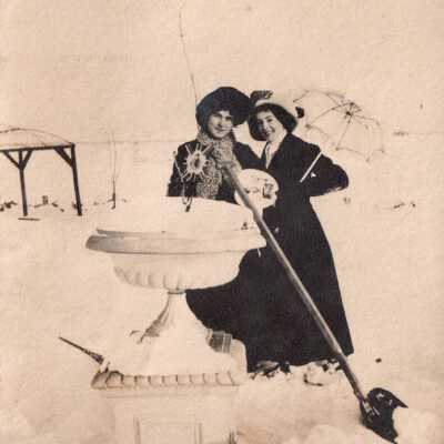 Two unknown women: Copyright: © Key West Art & Historical Society; Origformat: Print-Photographic