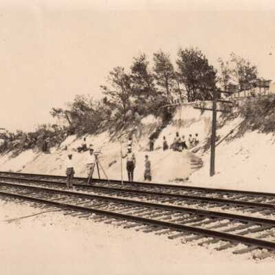 Men on railroad tracks: Copyright: © Key West Art & Historical Society; Origformat: Print-Photographic