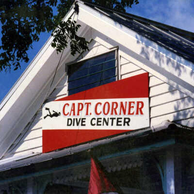 Captain's Corner Dive Center Sign