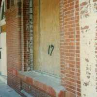 A window labeled number 17.