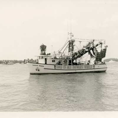 Shrimp Boat 'Draggin' Wagon'