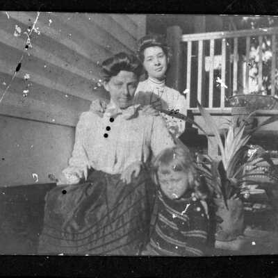 Mary Lorena Bethel, Jennie Bethel and Stephen Whalton