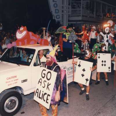 Alice and Wonderland float in the parade.