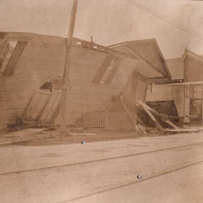 Damaged building: Copyright: © Key West Art & Historical Society; Origformat: Print-Photographic