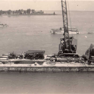 Old Seven Mile Bridge construction