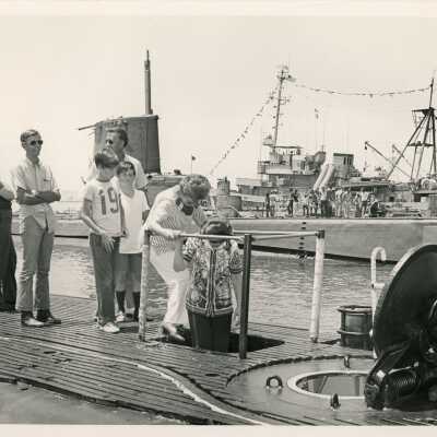 Unknown people going inside a few ships