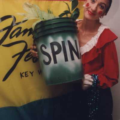 Unknown lady dressed up at award ceremony.