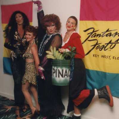 Unknown people at the award ceremony.