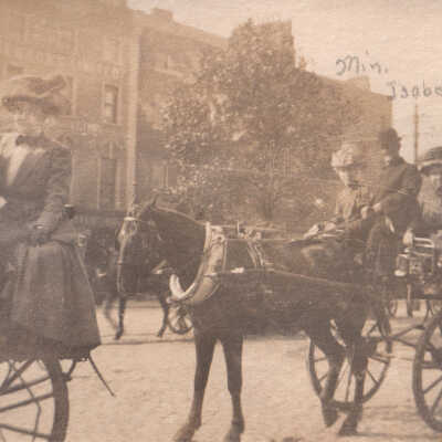 Women (including Min, Isabel, and Sibyl) in carriages